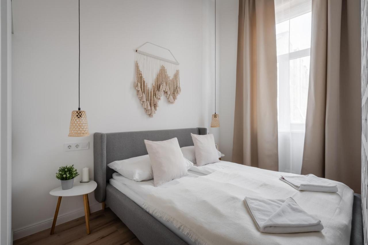 A62 - Akacfa Street Central Residence - Best Location By Bqa Budapest Exteriör bild