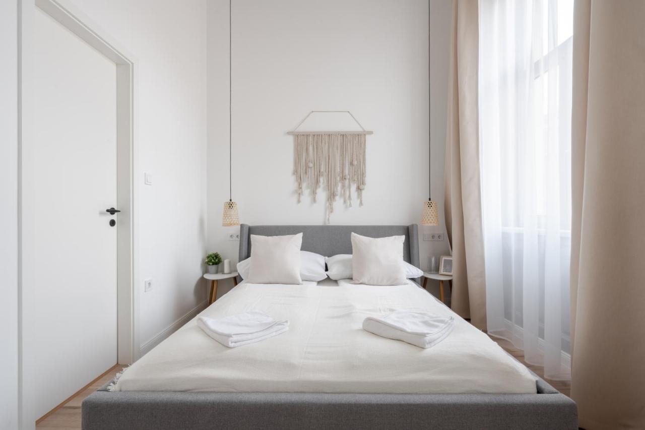 A62 - Akacfa Street Central Residence - Best Location By Bqa Budapest Exteriör bild