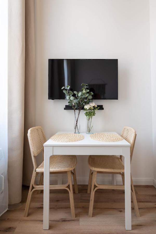 A62 - Akacfa Street Central Residence - Best Location By Bqa Budapest Exteriör bild