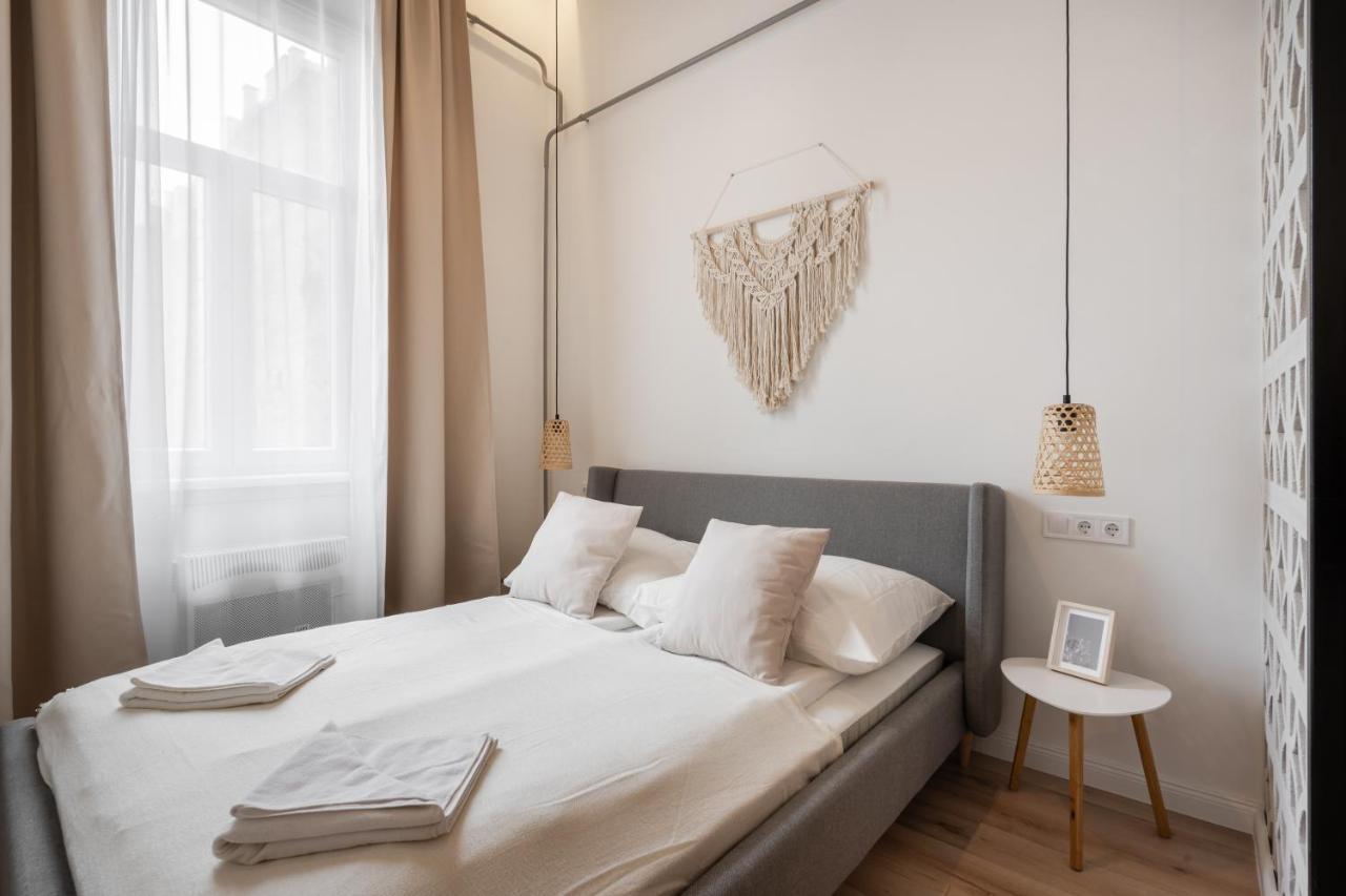A62 - Akacfa Street Central Residence - Best Location By Bqa Budapest Exteriör bild