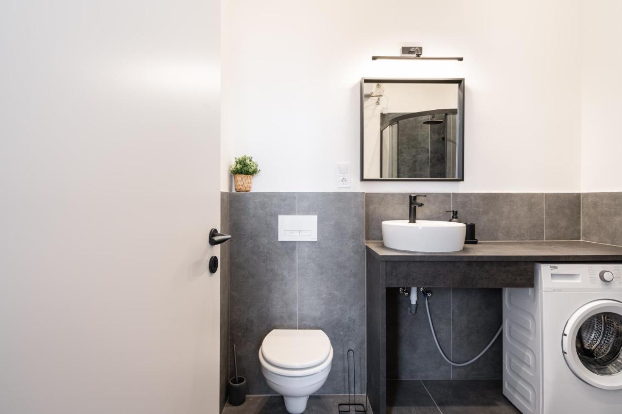A62 - Akacfa Street Central Residence - Best Location By Bqa Budapest Exteriör bild