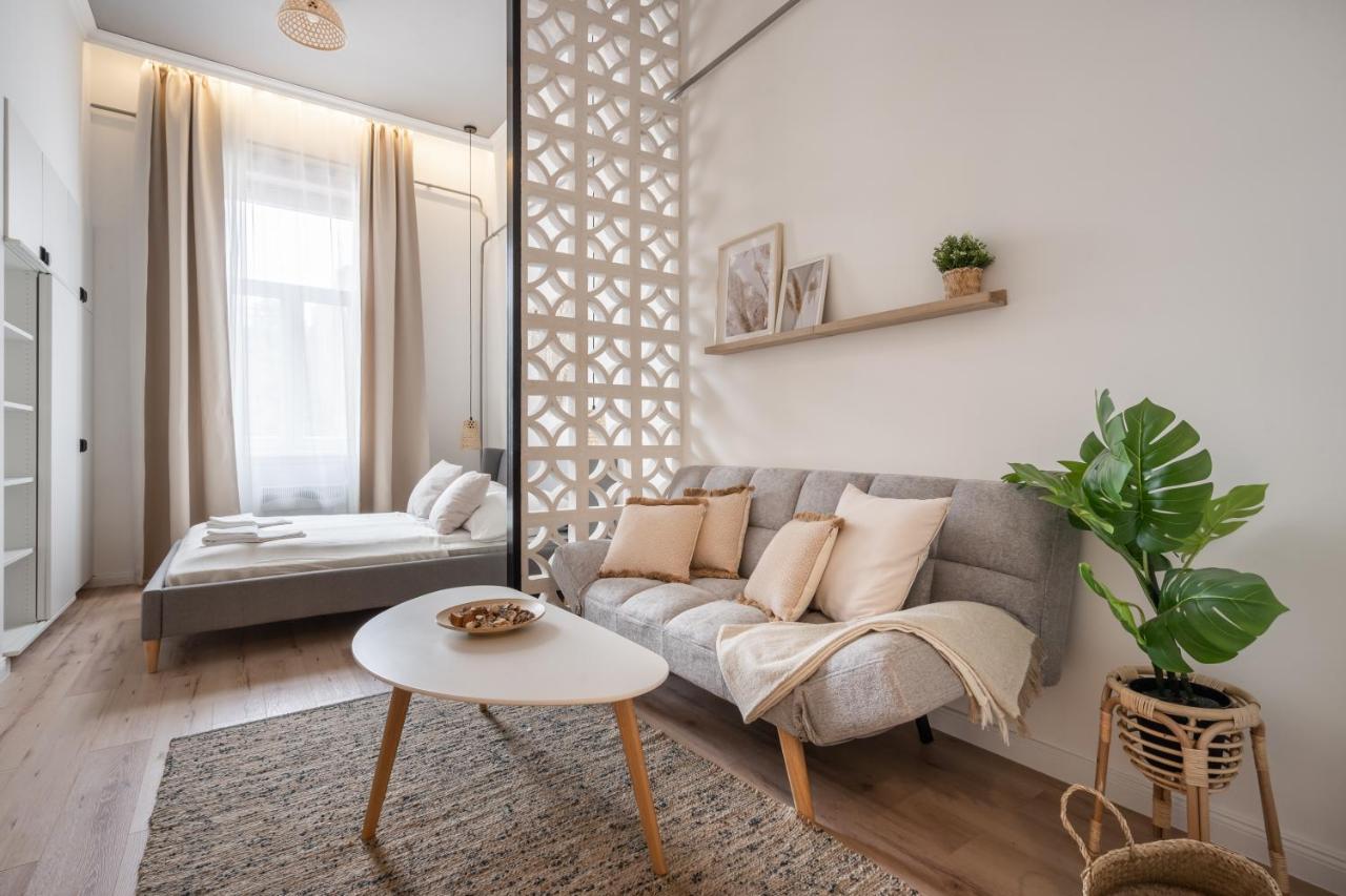 A62 - Akacfa Street Central Residence - Best Location By Bqa Budapest Exteriör bild